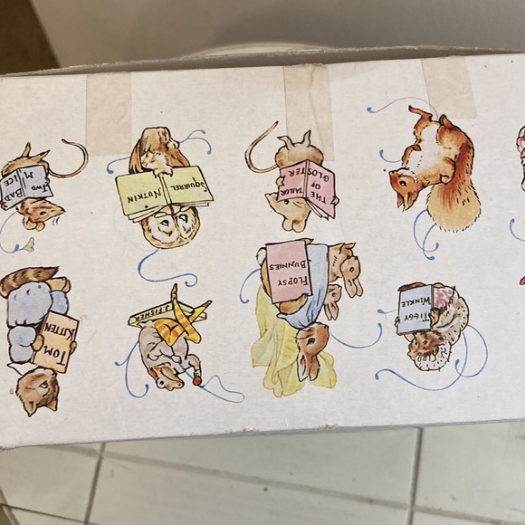 Wedge wood Peter Rabbit set mug & bowl - Picture 3 of 15